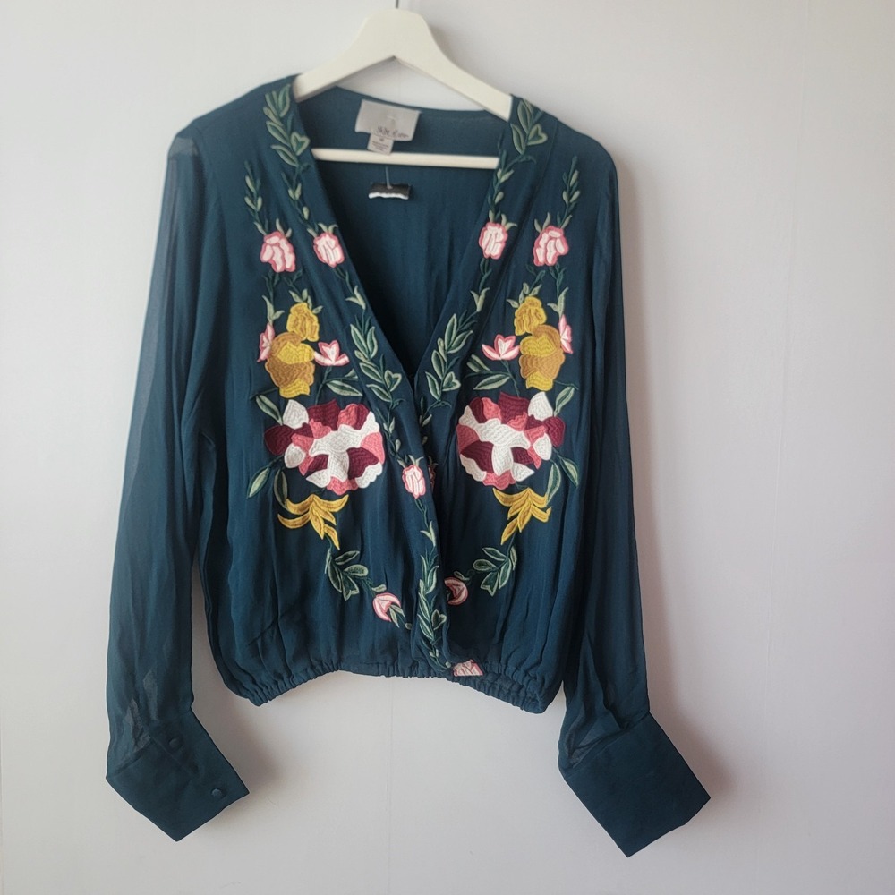 Chloe Oliver women's Floral Embroidered top sz M Boho Romantic Chic Sheer Sleeve